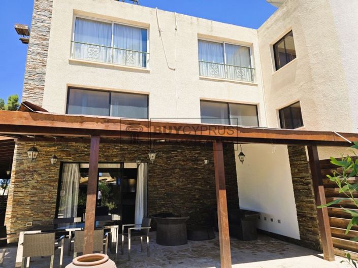 Image No.34-3 Bed Property for sale