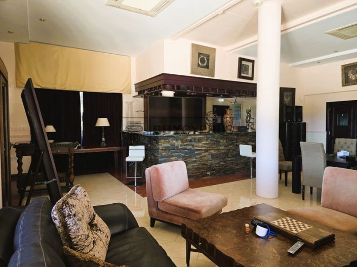 Image No.6-3 Bed Property for sale