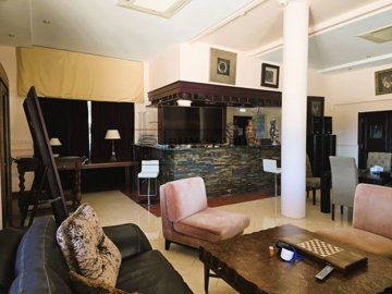 Building For Sale  in  Coral Bay