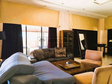 Building For Sale  in  Coral Bay