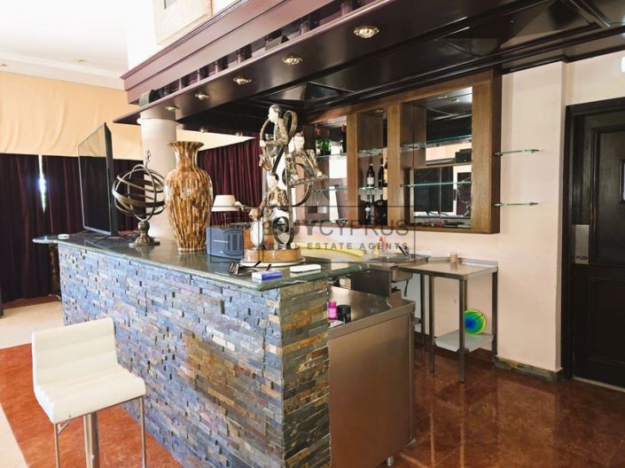 Image No.9-3 Bed Property for sale