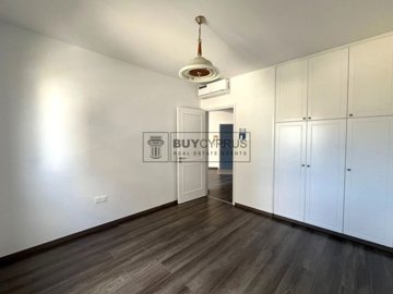 Apartment For Sale  in  Tombs of the Kings