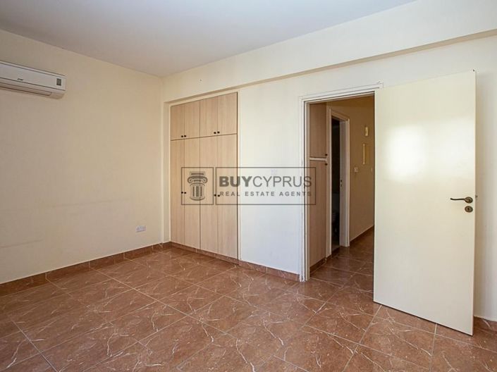Image No.8-2 Bed Townhouse for sale