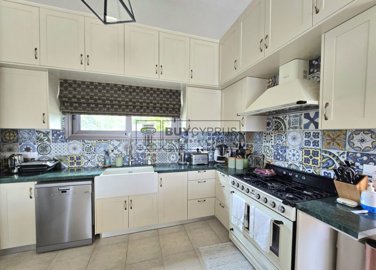 Detached Villa For Sale  in  Stroumbi