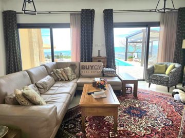 Detached Villa For Sale  in  Stroumbi