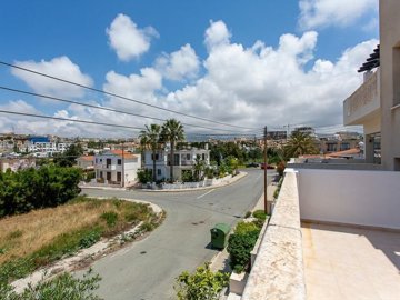 Apartment For Sale  in  Tombs of the Kings