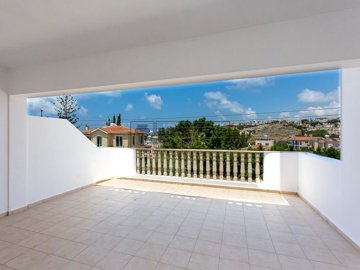 Apartment For Sale  in  Tombs of the Kings