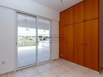 Apartment For Sale  in  Tombs of the Kings