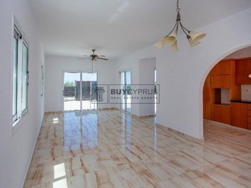 Detached Villa For Sale  in  Peyia