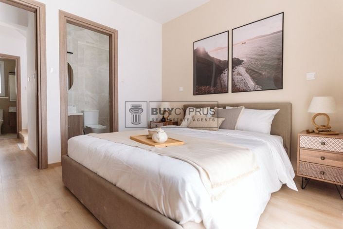Image No.6-3 Bed Property for sale