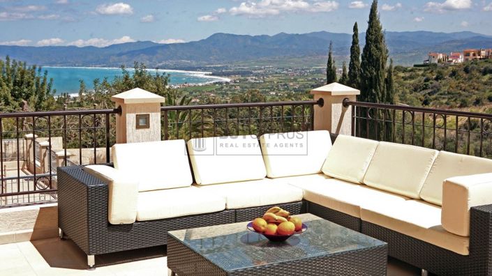Image No.2-3 Bed Villa for sale
