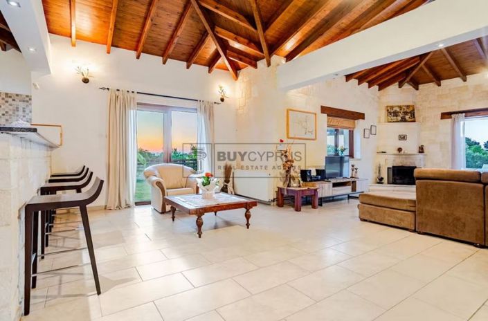 Image No.10-3 Bed Villa for sale