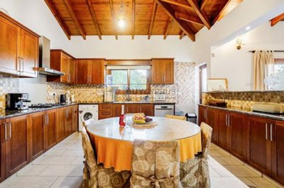 Detached Villa For Sale  in  Lasa