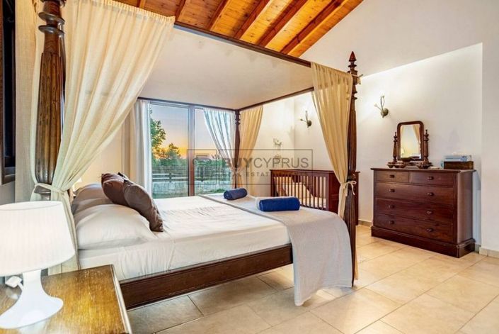 Image No.28-3 Bed Villa for sale