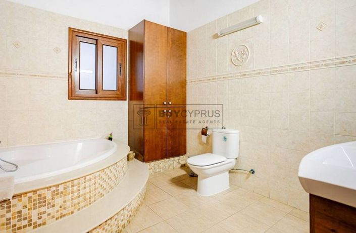 Image No.30-3 Bed Villa for sale