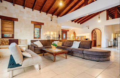 Detached Villa For Sale  in  Lasa