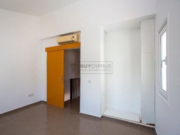 Town House For Sale  in  Chlorakas