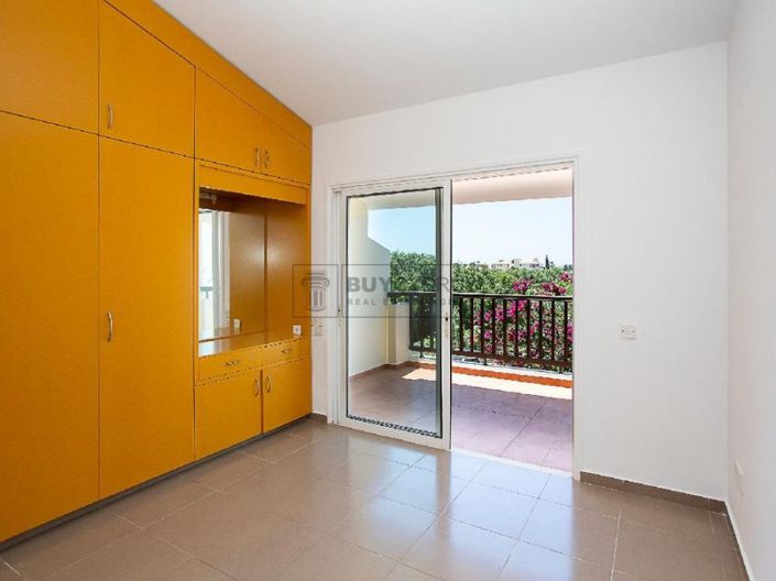 Image No.12-2 Bed Property for sale