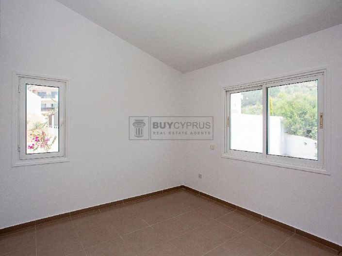 Image No.8-2 Bed Property for sale