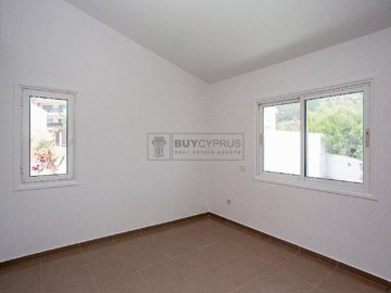 Town House For Sale  in  Chlorakas