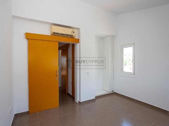 Image No.9-2 Bed Property for sale