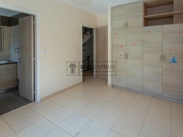 Town House For Sale  in  Argaka