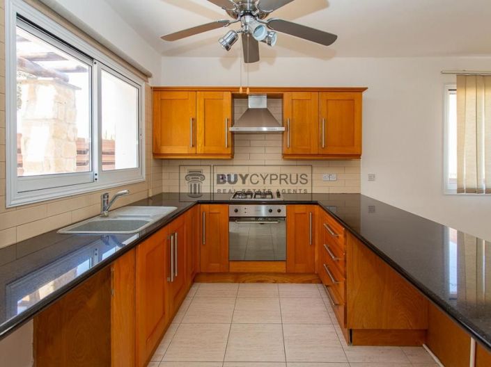 Image No.9-2 Bed Property for sale
