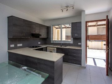 Semi Detached Villa For Sale  in  Argaka