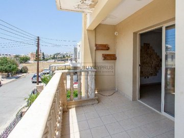 Apartment For Sale  in  Tombs of the Kings