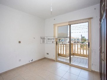 Apartment For Sale  in  Tombs of the Kings