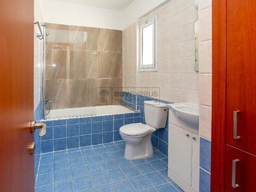 Town House For Sale  in  Chlorakas