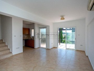 Town House For Sale  in  Chlorakas