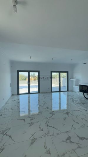 Image No.7-3 Bed Property for sale
