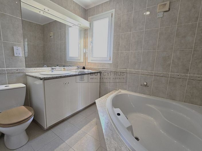 Image No.24-4 Bed Villa for sale