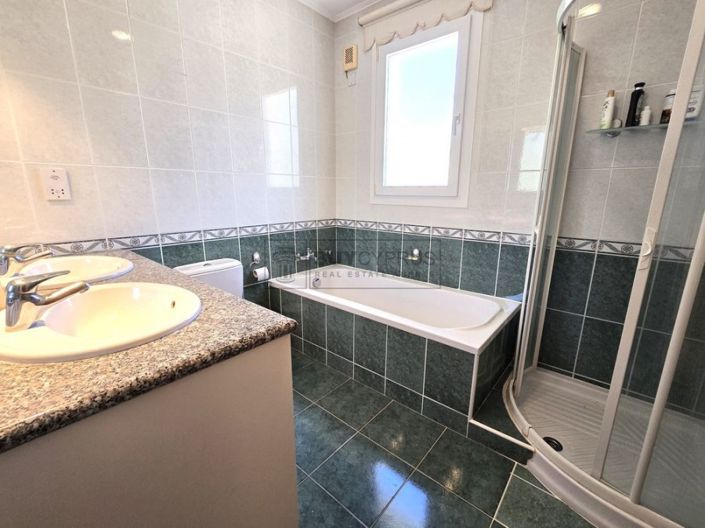 Image No.36-4 Bed Villa for sale