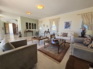 Detached Villa For Sale  in  Peyia