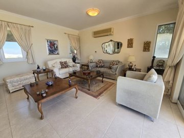Detached Villa For Sale  in  Peyia