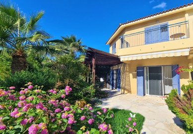 Semi Detached Villa For Sale  in  Tombs of the Kings