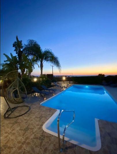 Image No.3-5 Bed Villa for sale