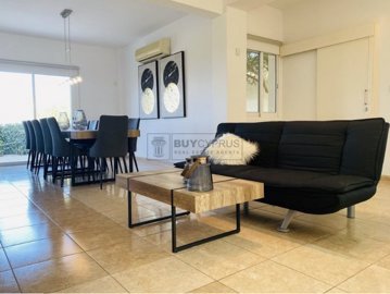 Detached Villa For Sale  in  Chlorakas