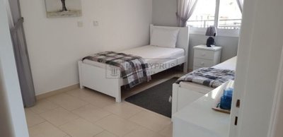 Apartment For Sale  in  Tombs of the Kings