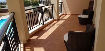 Apartment For Sale  in  Tombs of the Kings