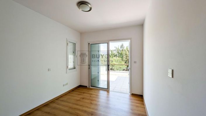 Image No.12-3 Bed Villa for sale