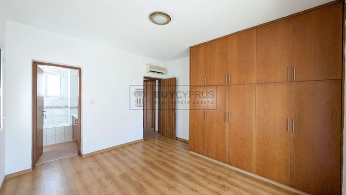 Image No.8-3 Bed Villa for sale