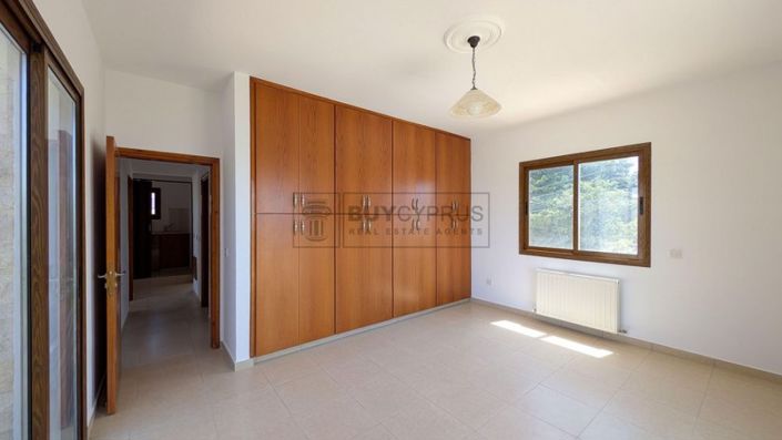 Image No.10-4 Bed Villa for sale