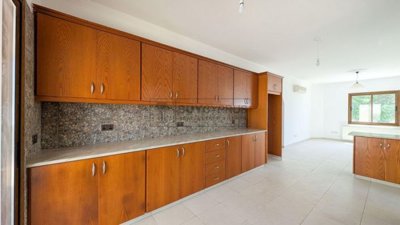 Detached Villa For Sale  in  Ineia