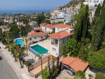 Detached Villa For Sale  in  Peyia