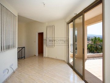 Detached Villa For Sale  in  Peyia