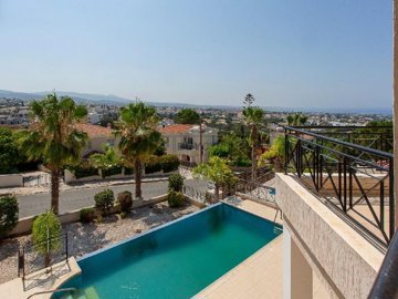 Detached Villa For Sale  in  Peyia