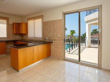 Detached Villa For Sale  in  Peyia